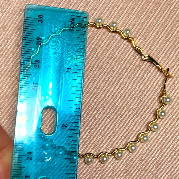 Beautiful Gold Plated Pearl Hoop Earrings - Picture 6 of 7